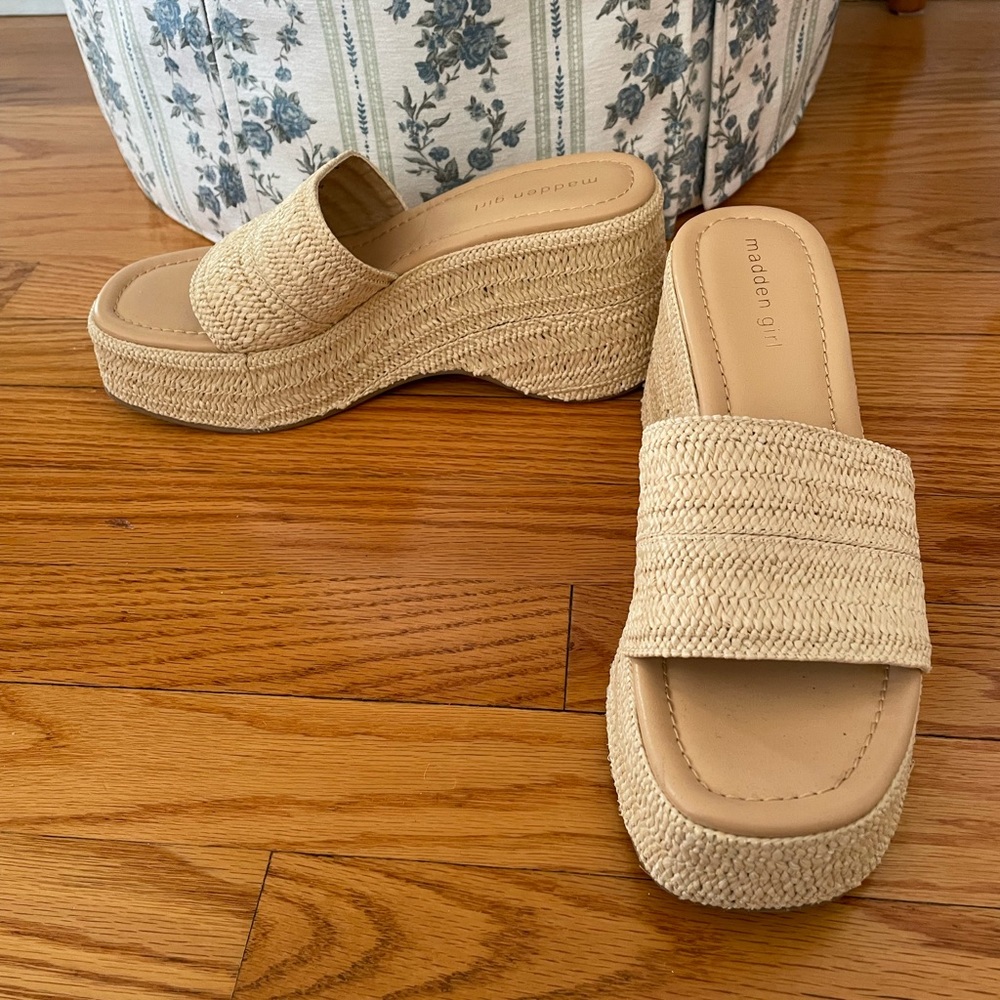 Steve Madden Platform Woven Straw or Raffia sandals